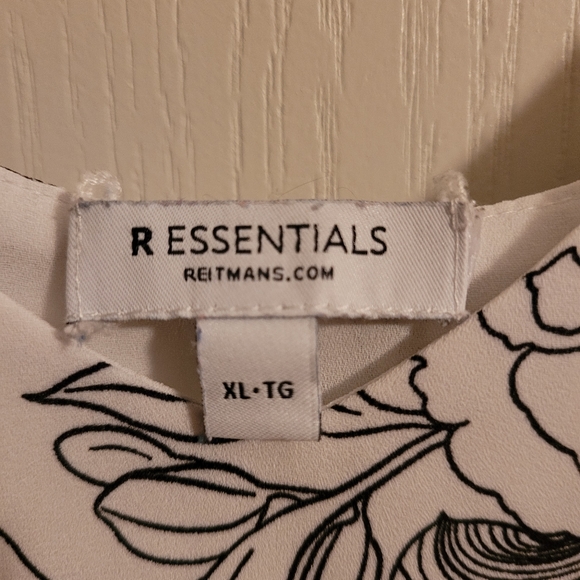 Blouse - Picture 2 of 3